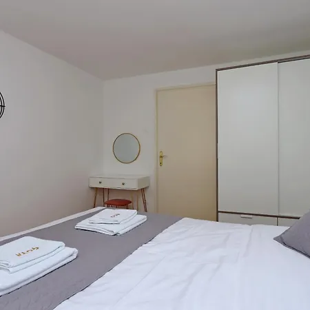 Apartman By The Sea - Crikvenica - 23909 Selce
